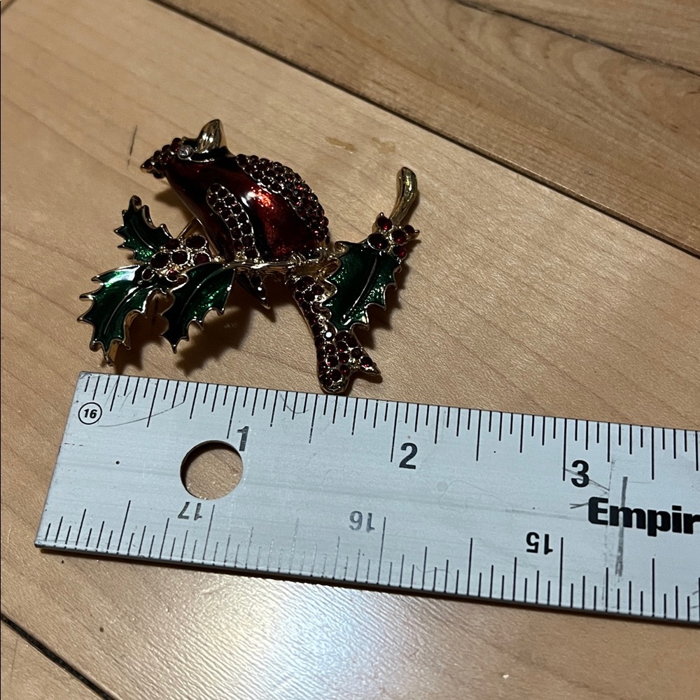 Elegant Vintage Red and Green Bird Brooch - Picture 11 of 11